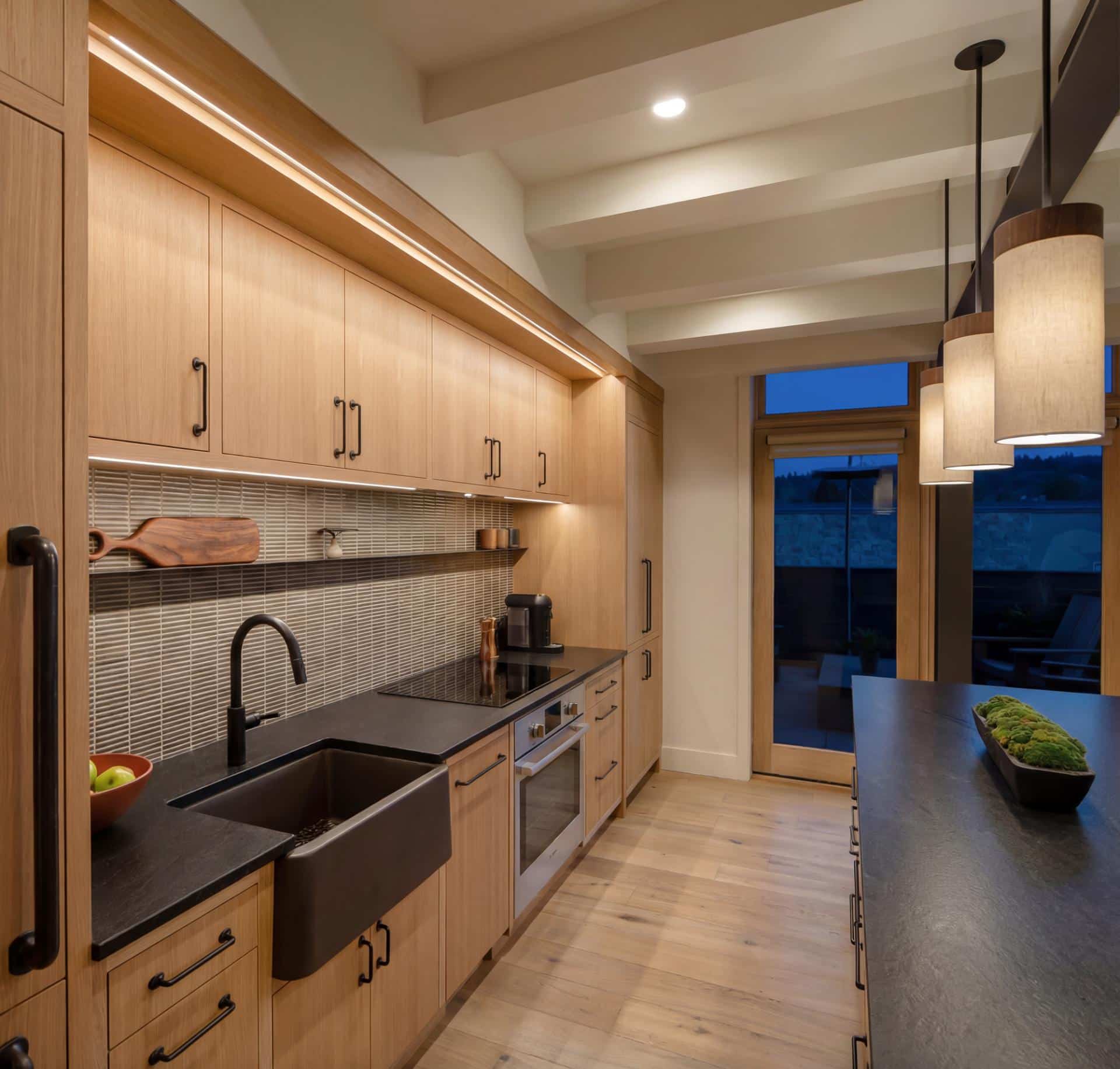 C. Overlook Kitchen 3 - Oak Over Main -9