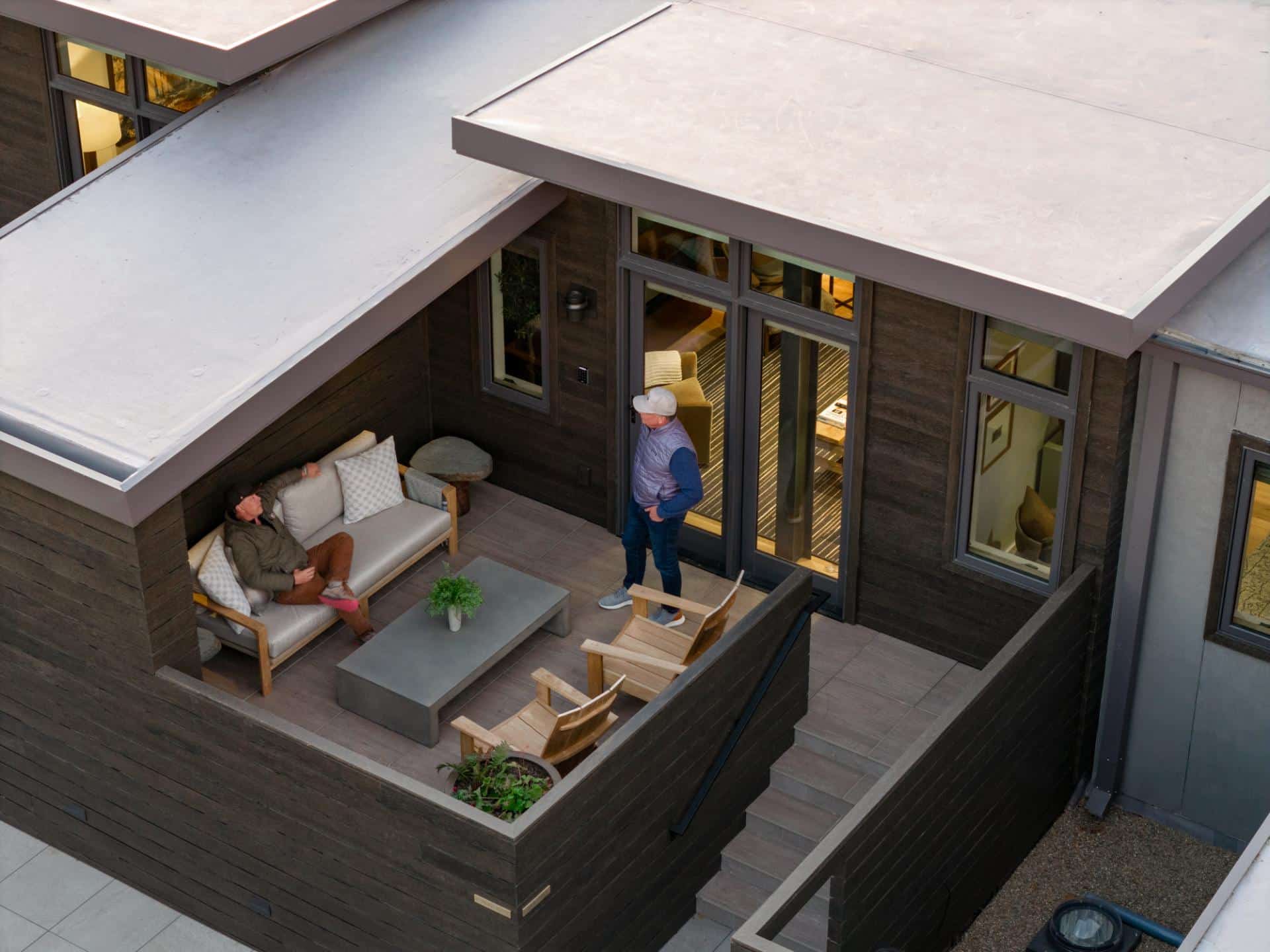 E. Private Deck 2 - Oak Over Main -96