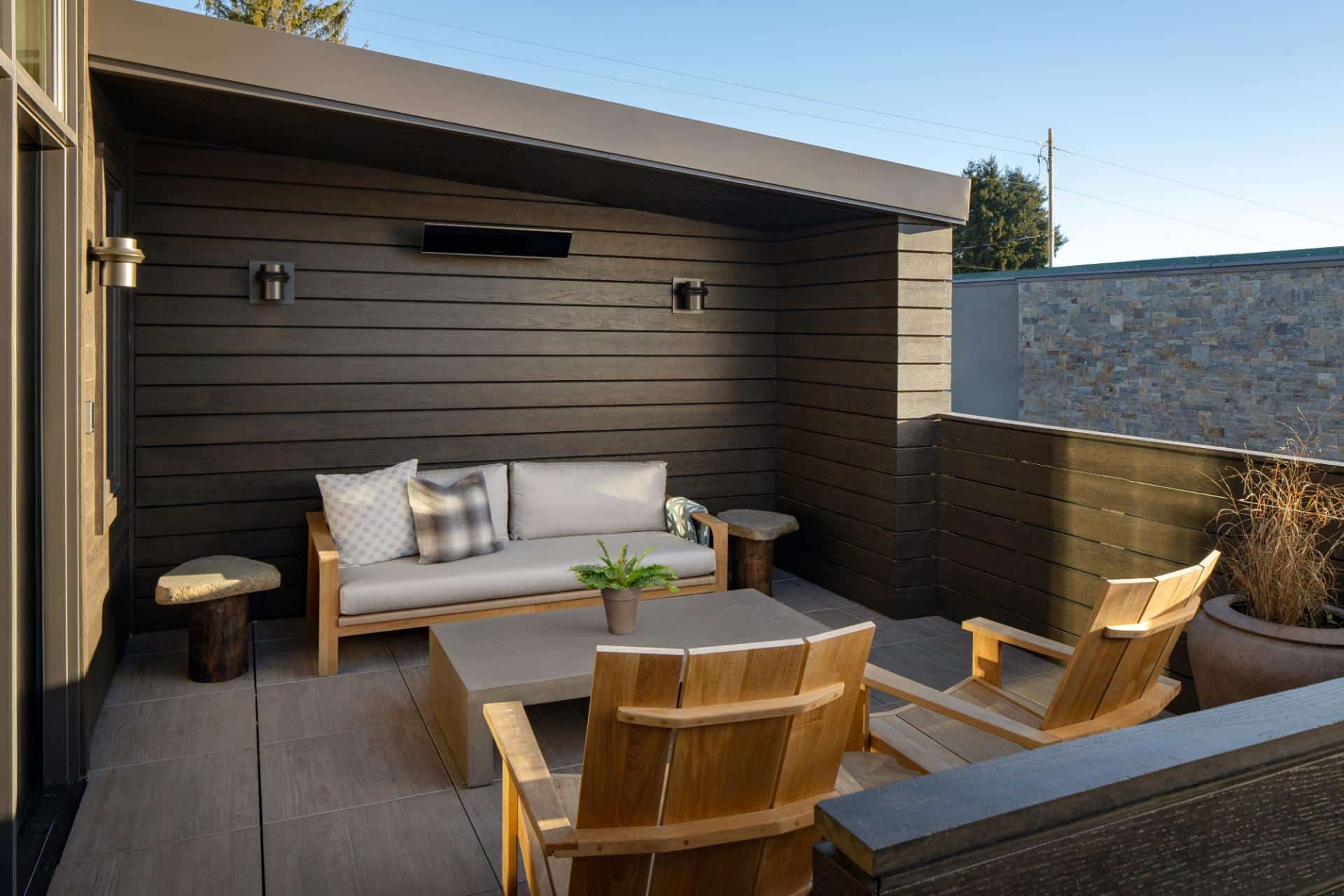 E. Summit Private Deck - Oak Over Main -53