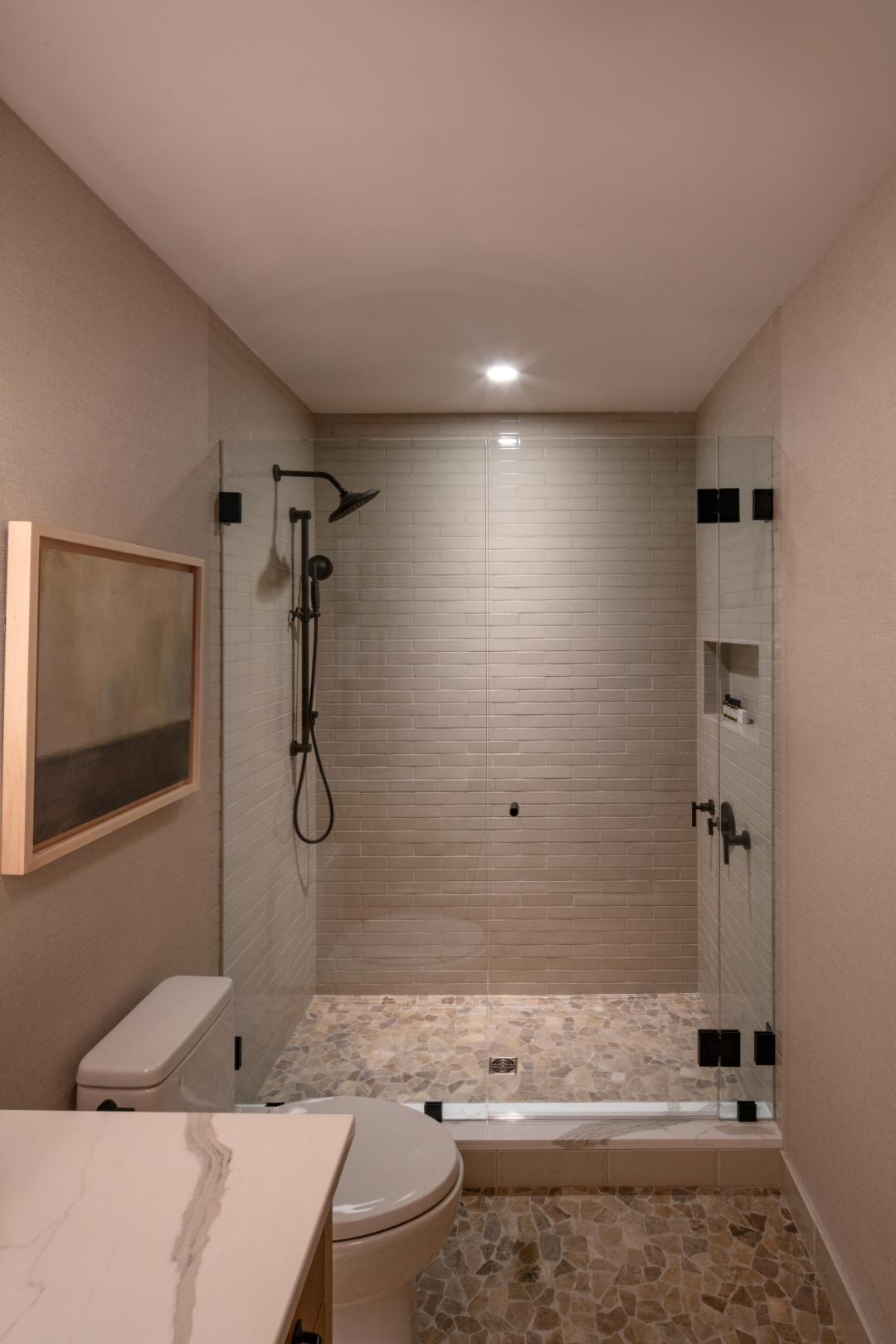 G. Overlook Guest Bath 2 - Oak Over Main -32