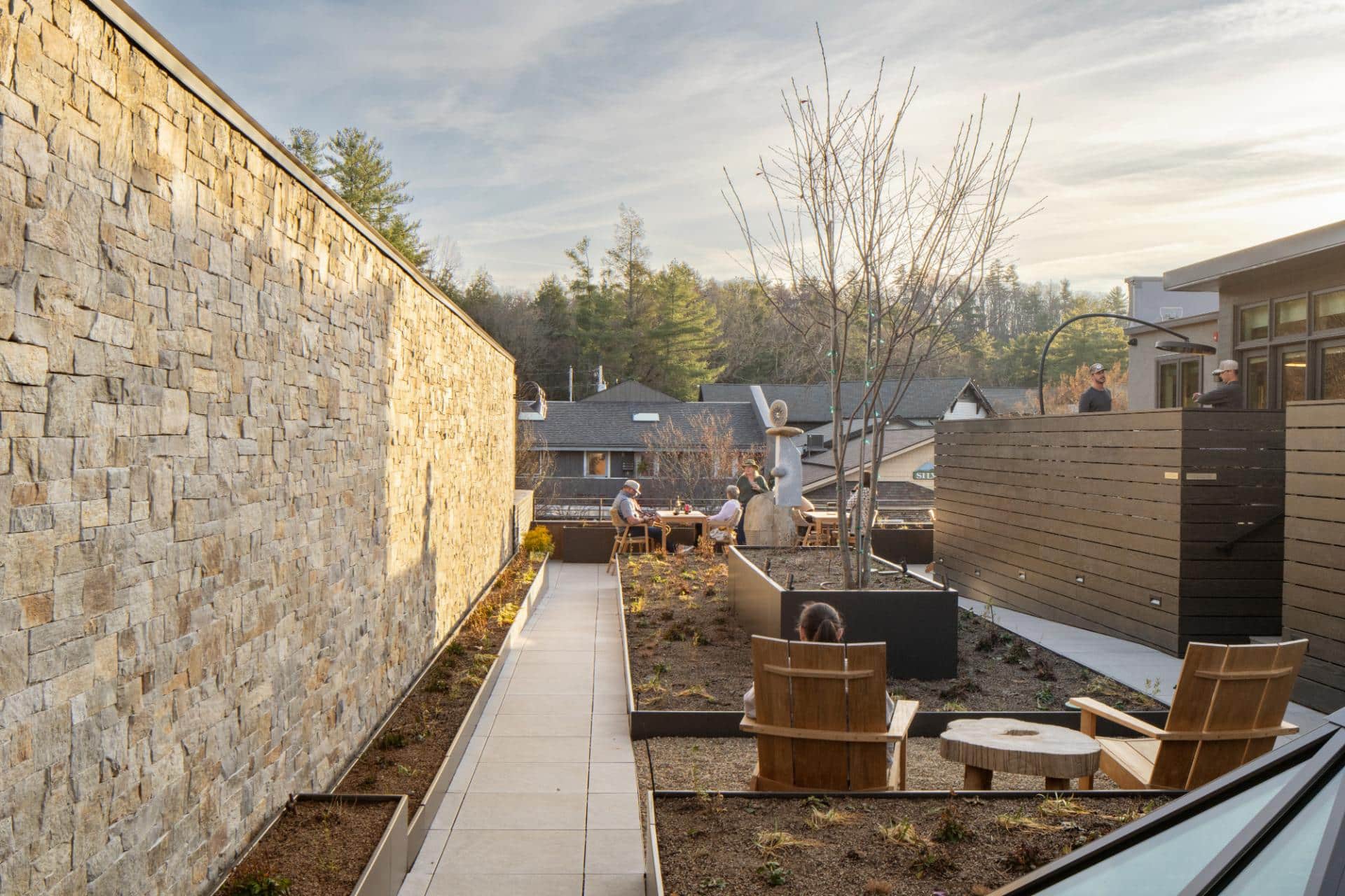 G. Shared Patio 1 - Oak Over Main -92 (1)